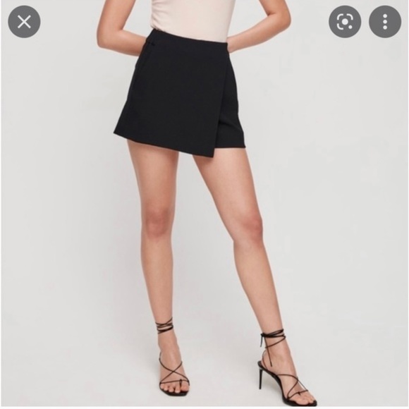 Aritzia Pants - Aritzia Babaton black Hikaru Skort size 0 NWOT